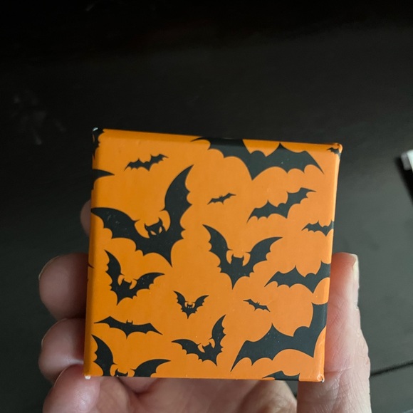 NIB Bella Jack Stud Earrings Hematite Tone Cat Head Black Cubic Zirconia Accent - Picture 6 of 7